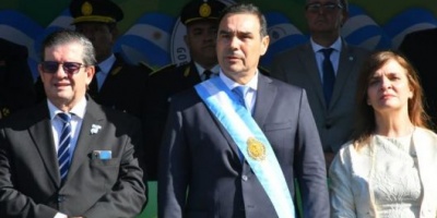  En el desfile por la Revolución de Mayo, Valdés llamó a “apostar por la unidad” de los argentinos  <div> </div>